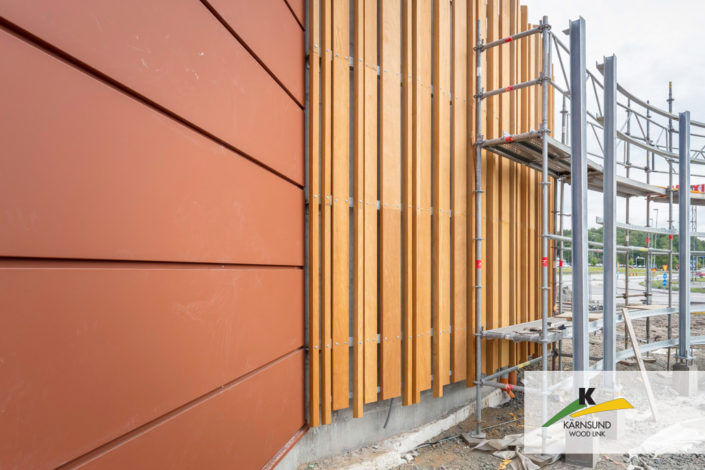 FSC®-certifierat hårdträ i Bilinga från Kärnsund Wood link till sopsugen i Kungälv.